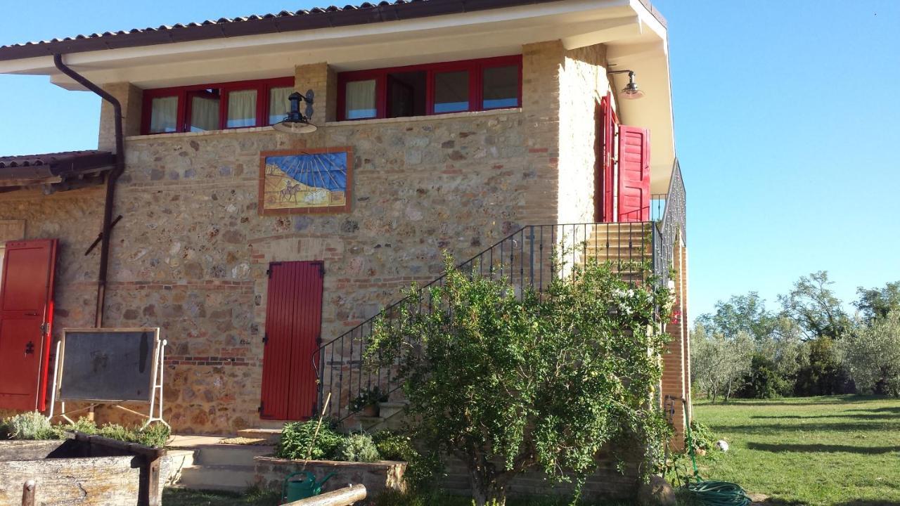לינה וארוחת בוקר Montepescali Il Barbagianni מראה חיצוני תמונה